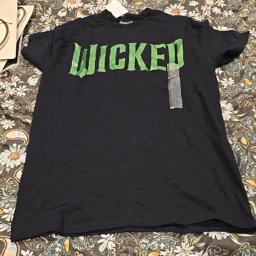 ❤️10/$40 New Wicked Tshirt